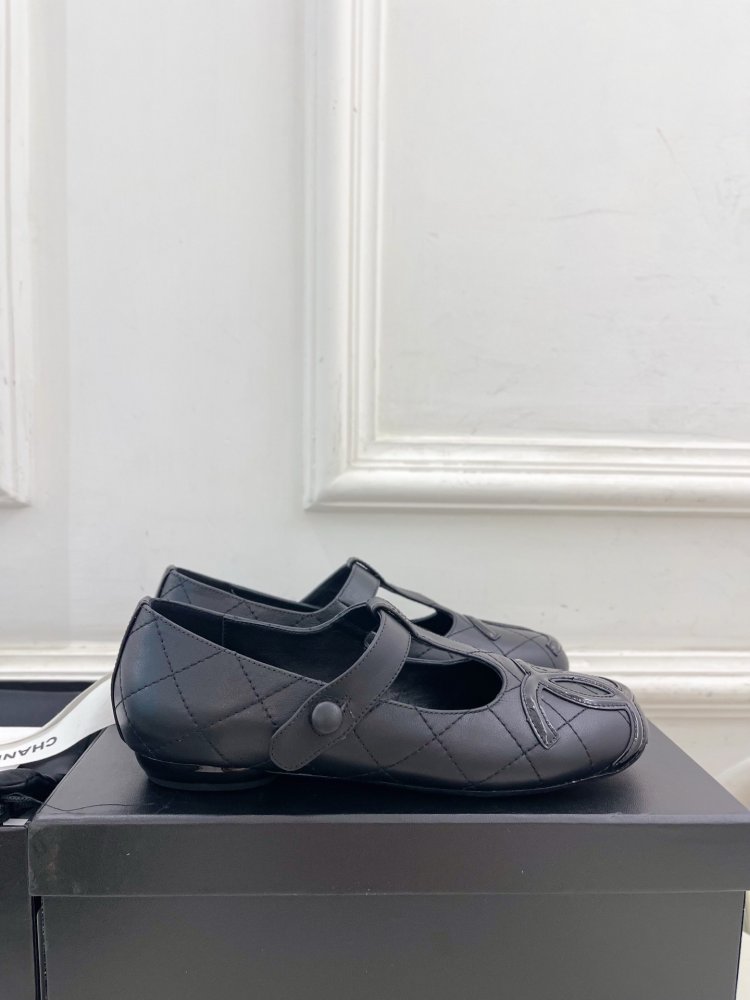 Classic shoes Chanel Double C фото 2