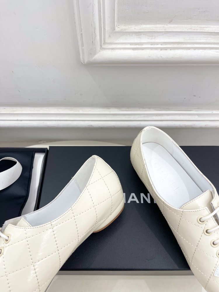 Classic shoes Chanel Double C фото 8