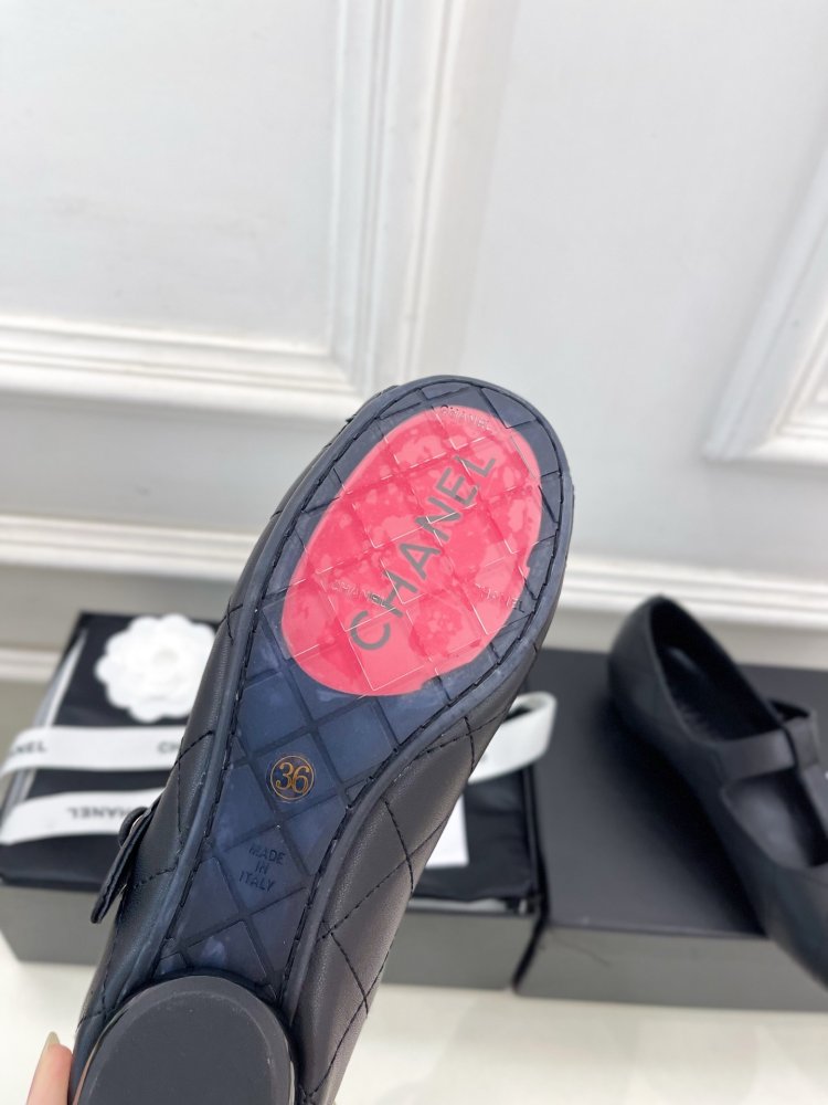 Classic shoes Chanel Double C фото 9