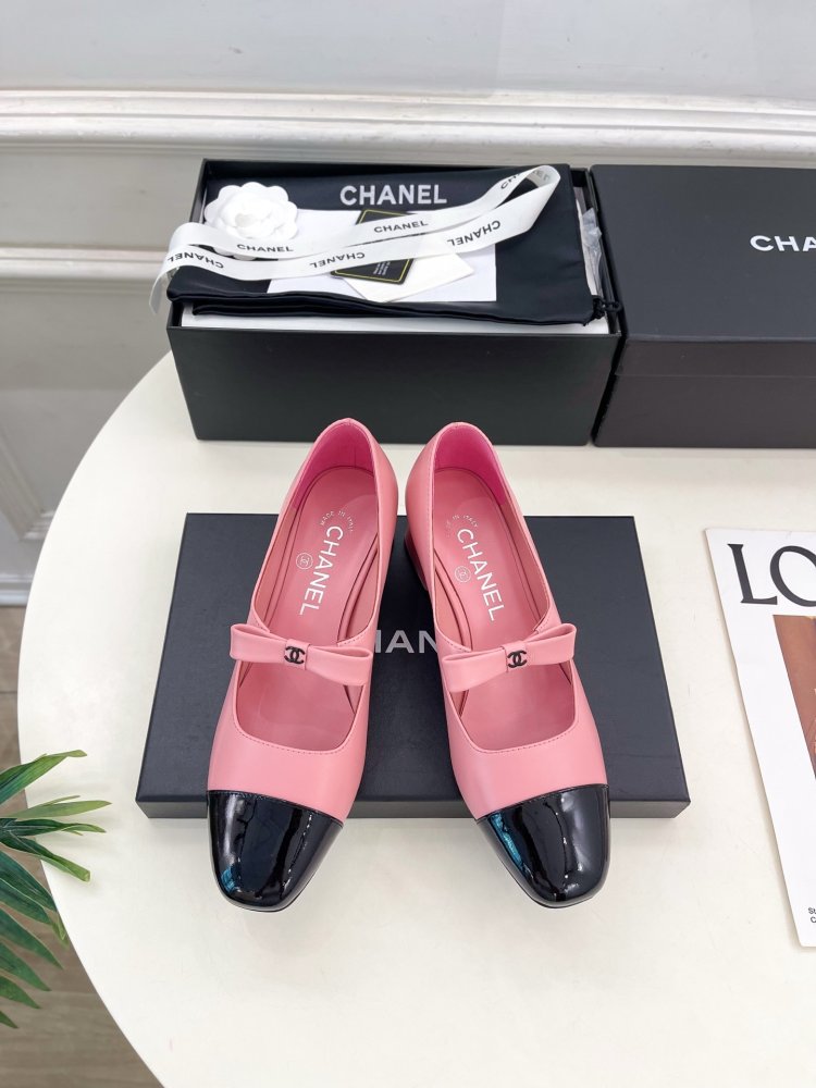 Класичні туфлі Chanel з бантом