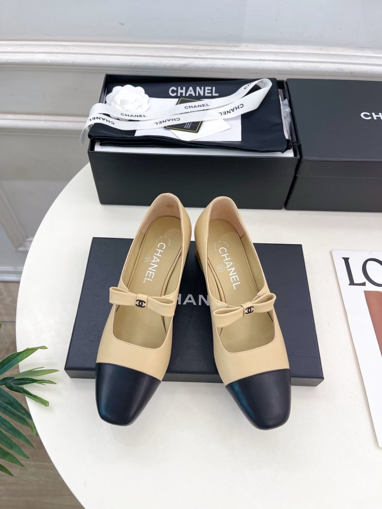 Classic shoes Chanel from bow