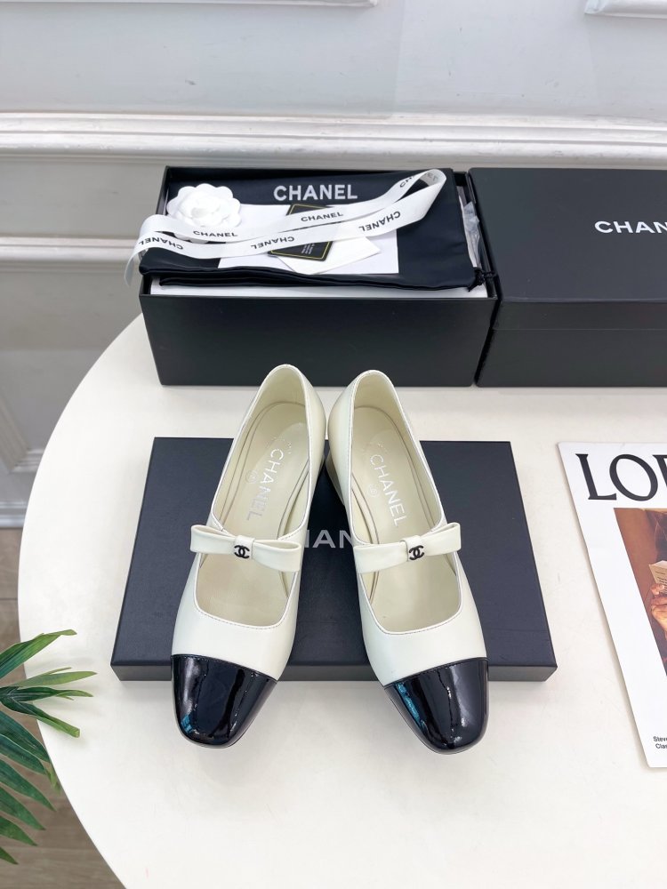 Classic shoes Chanel from bow