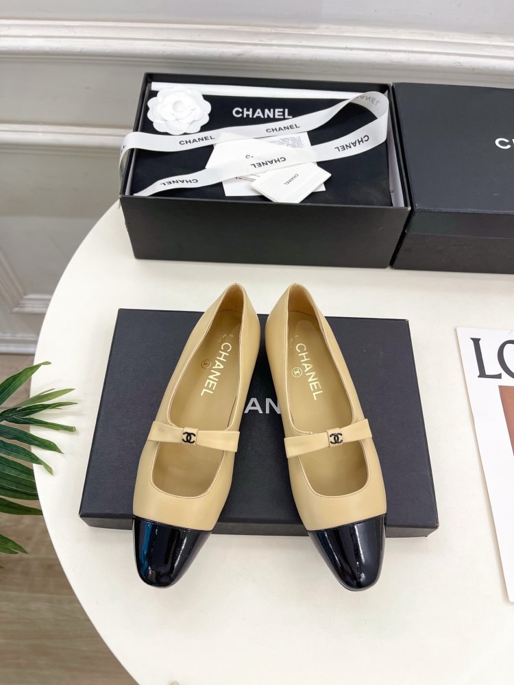 Classic shoes Chanel from bow