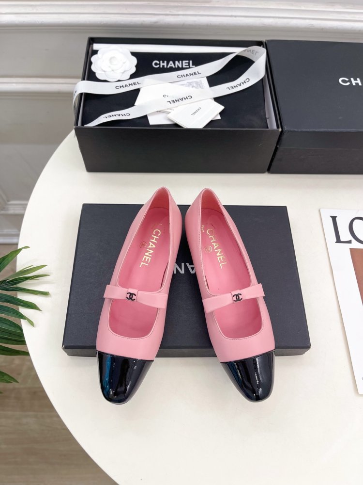 Classic shoes Chanel from bow