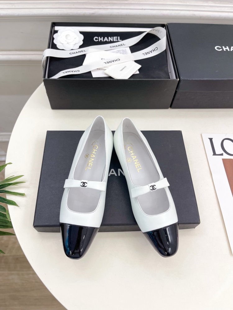 Classic shoes Chanel from bow