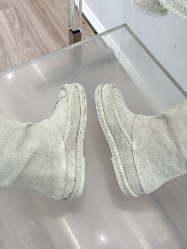 Классические замшевые сапоги Chanel Double C фото 8