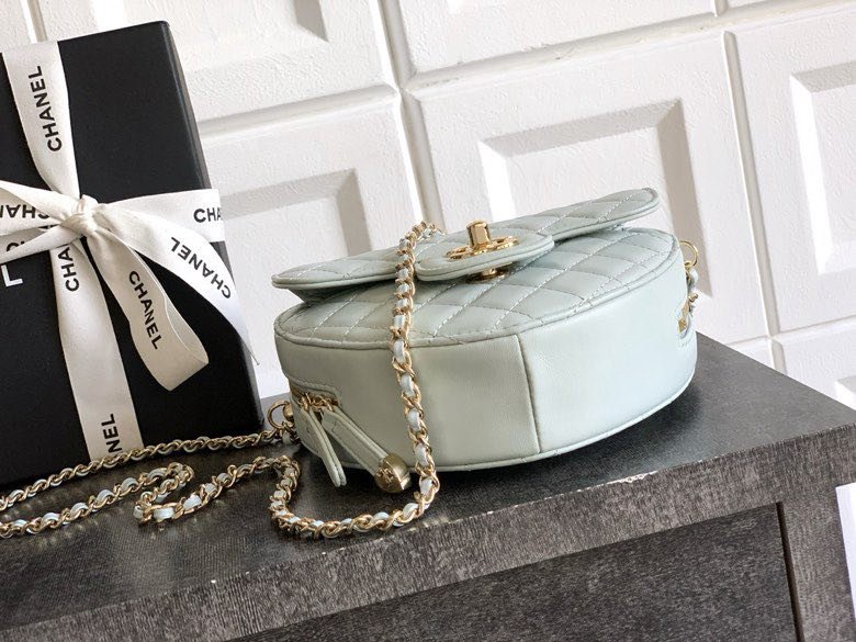 Clutch CHANEL 25B at form hearts фото 3