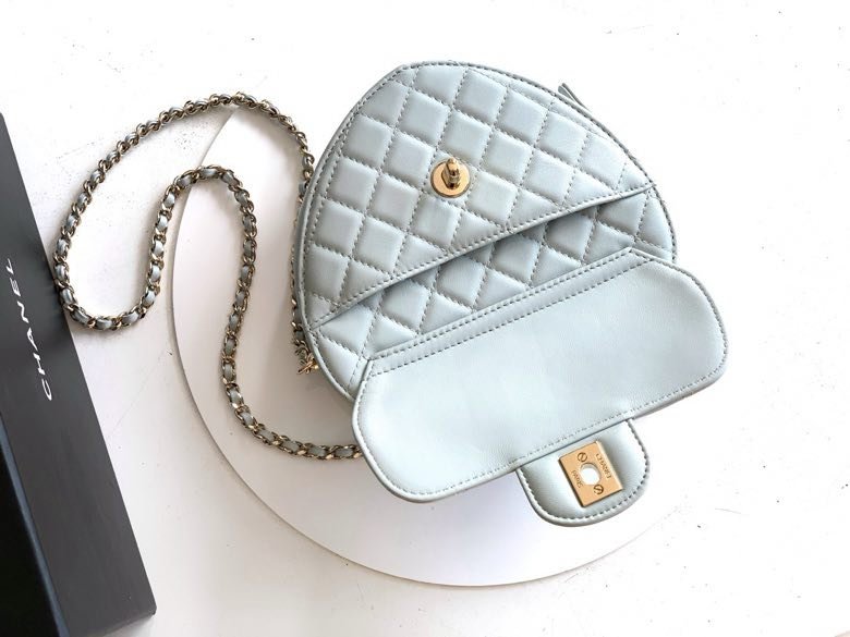 Clutch CHANEL 25B at form hearts фото 9