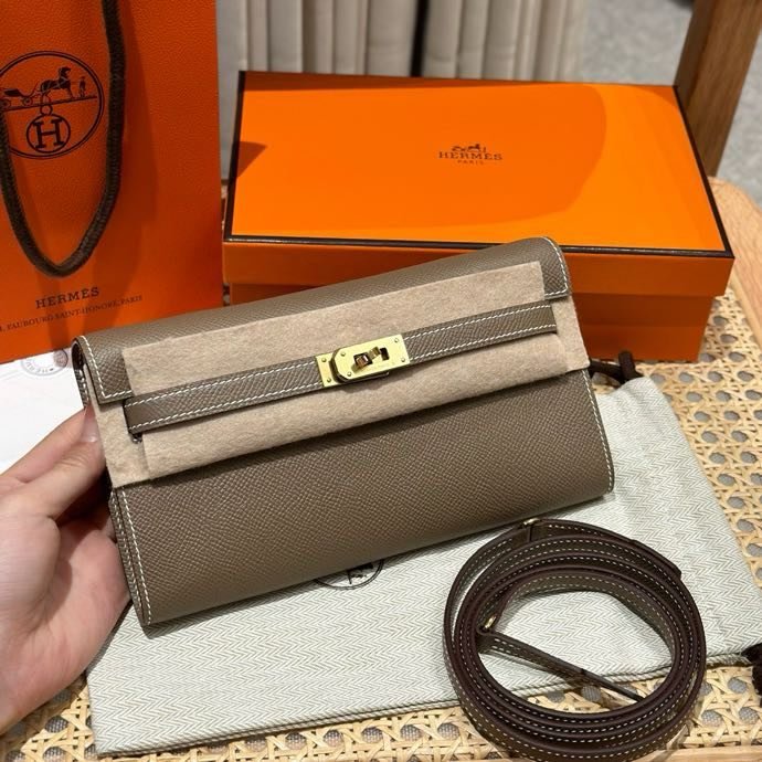 Клатч Kelly 19 см из кожи Epsom