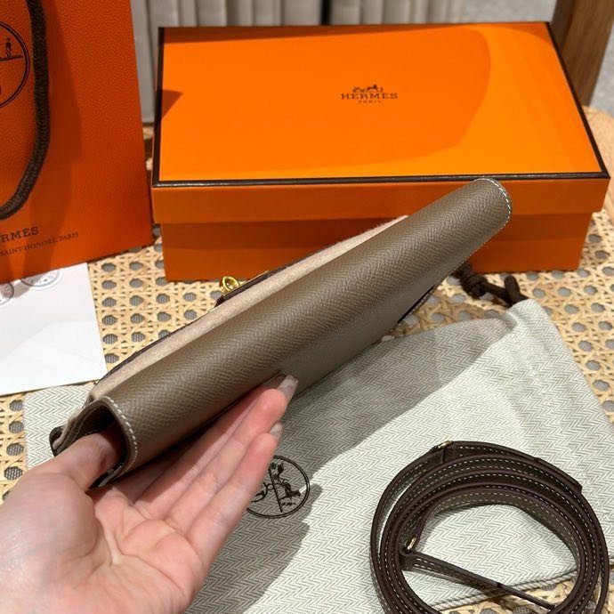 Клатч Kelly 19 см из кожи Epsom фото 3