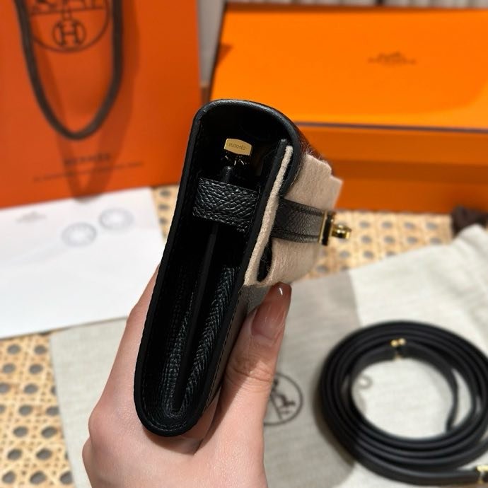 Клатч Kelly 19 см из кожи Epsom фото 4