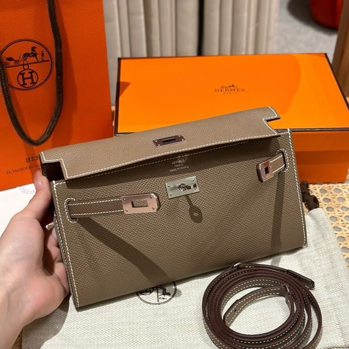 Клатч Kelly 19 см из кожи Epsom фото 4