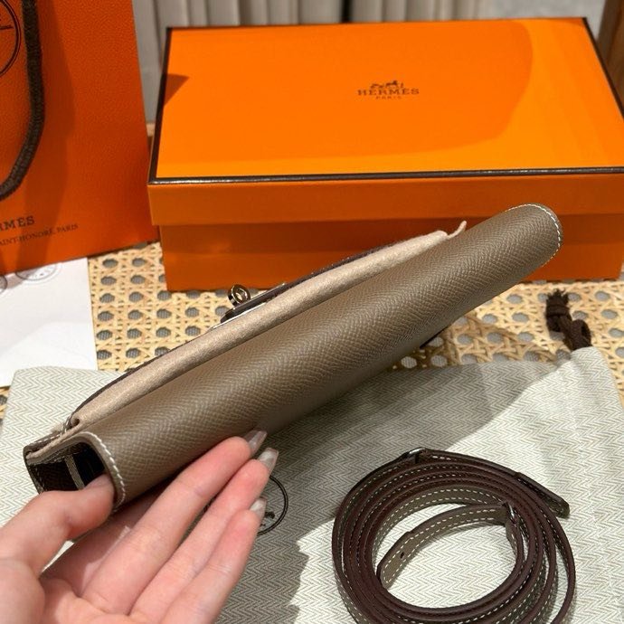 Клатч Kelly 19 см из кожи Epsom фото 7