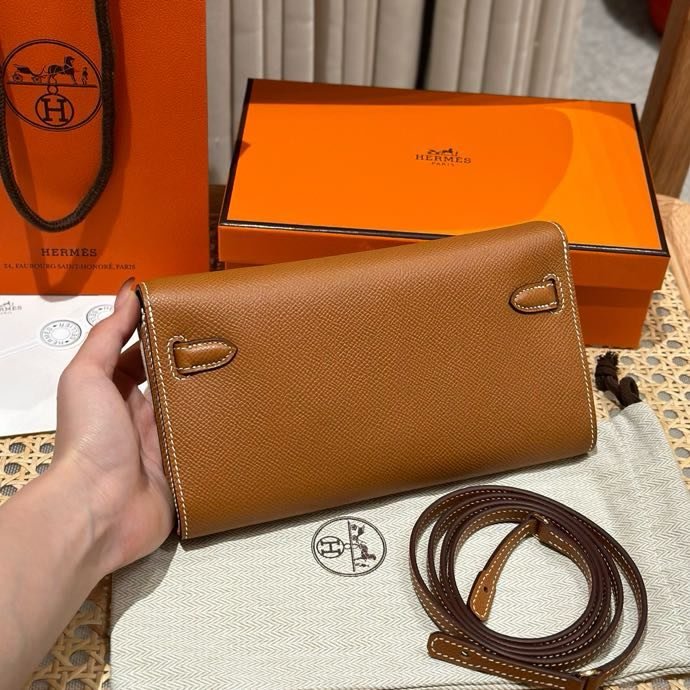 Клатч Kelly 19 см из кожи Epsom фото 9