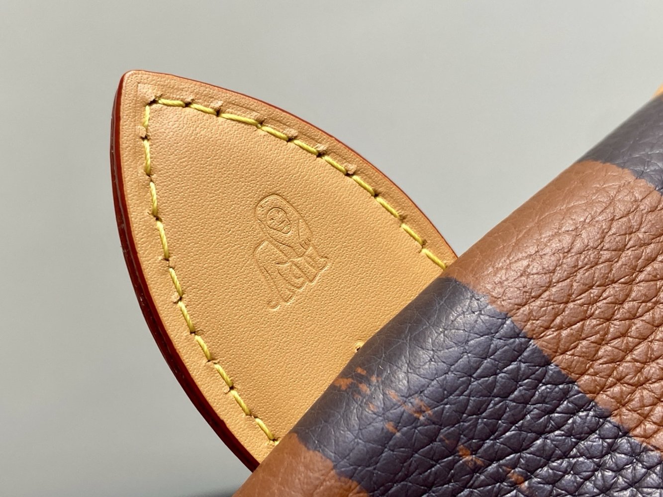 Кофейная полосатая сумка Speedy Pillow Bag 32 см фото 12