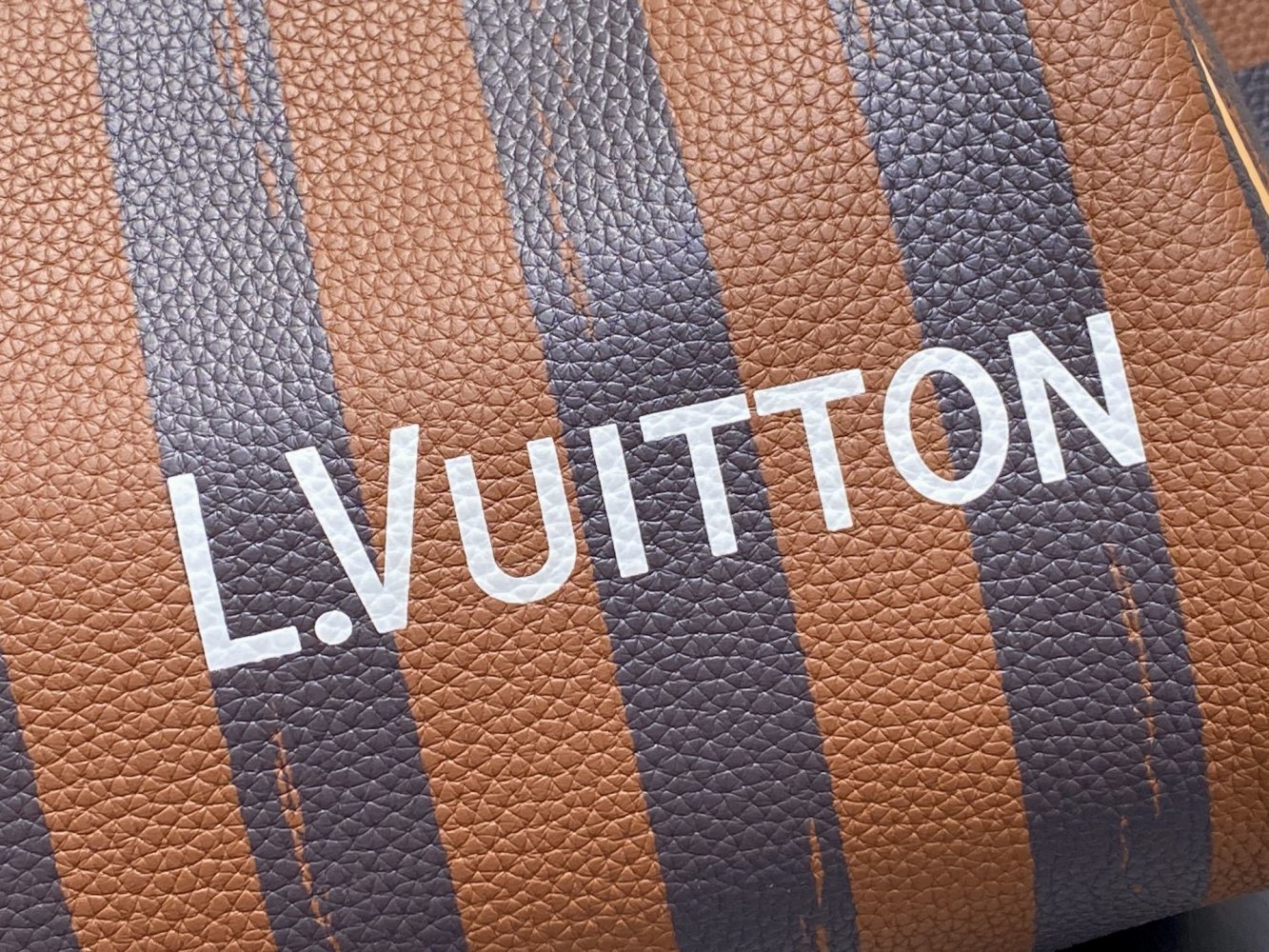 Кофейная полосатая сумка Speedy Pillow Bag 32 см фото 6