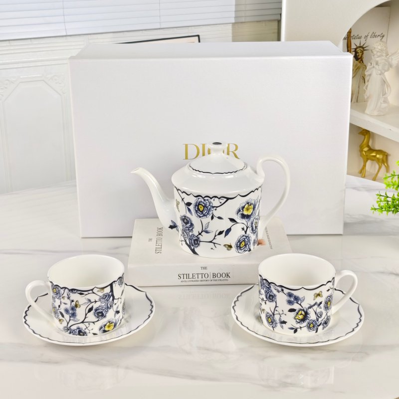 Кофейный сервиз из костяного фарфора на 2 персоны