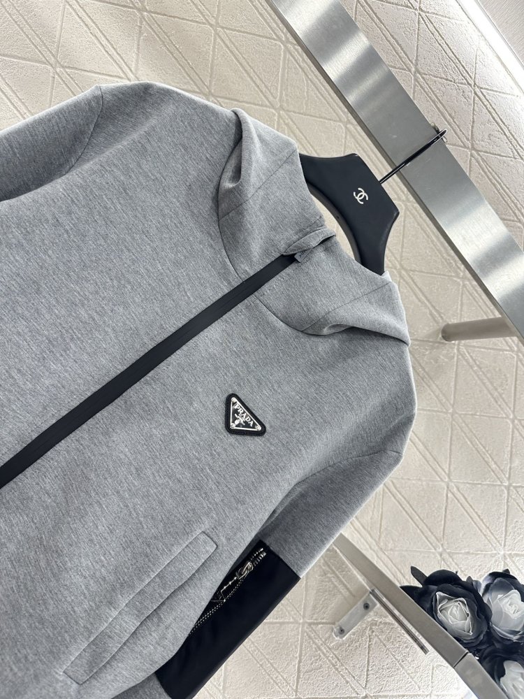 Кофта на блискавки з капюшоном жіноча фото 3