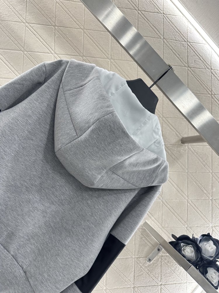 Кофта на блискавки з капюшоном жіноча фото 4