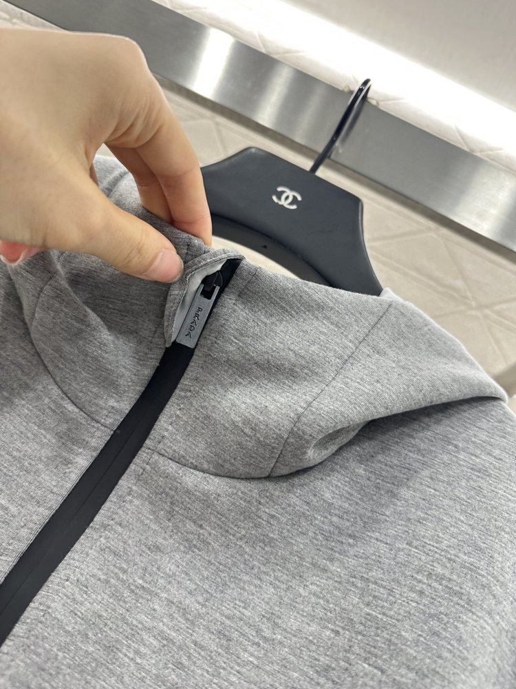 Кофта на блискавки з капюшоном жіноча фото 7