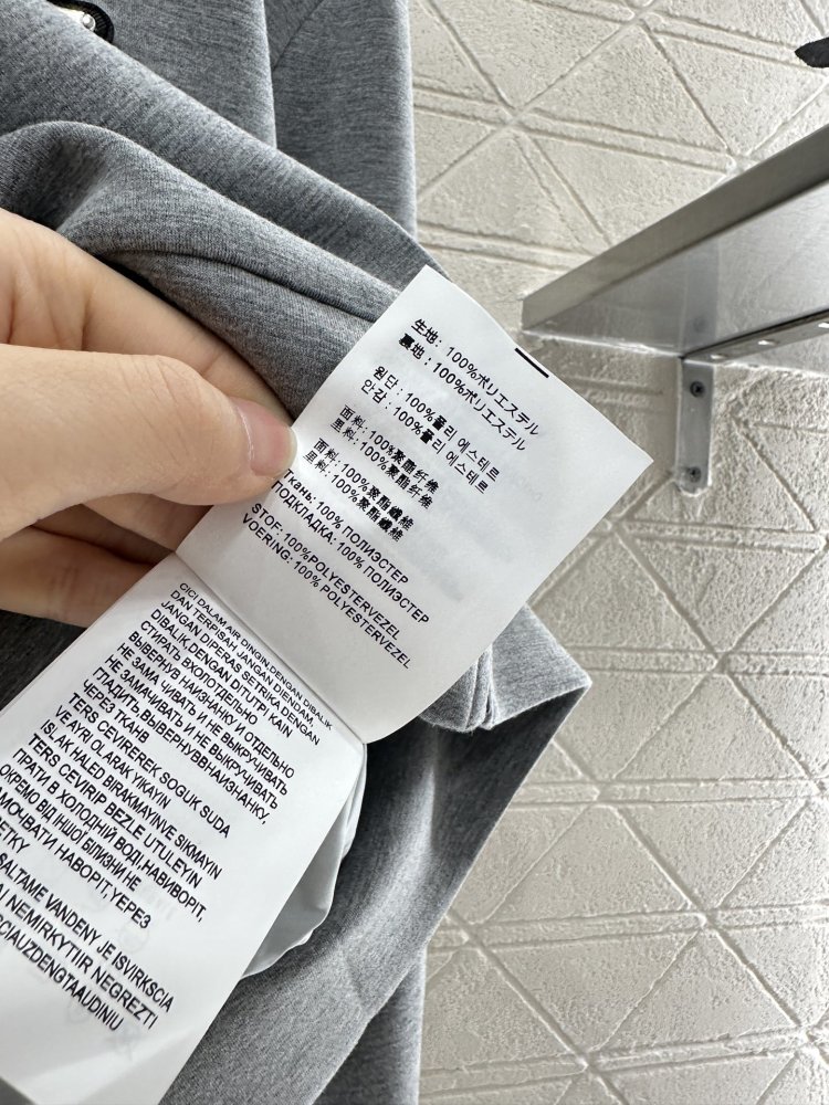 Кофта на блискавки з капюшоном жіноча фото 9