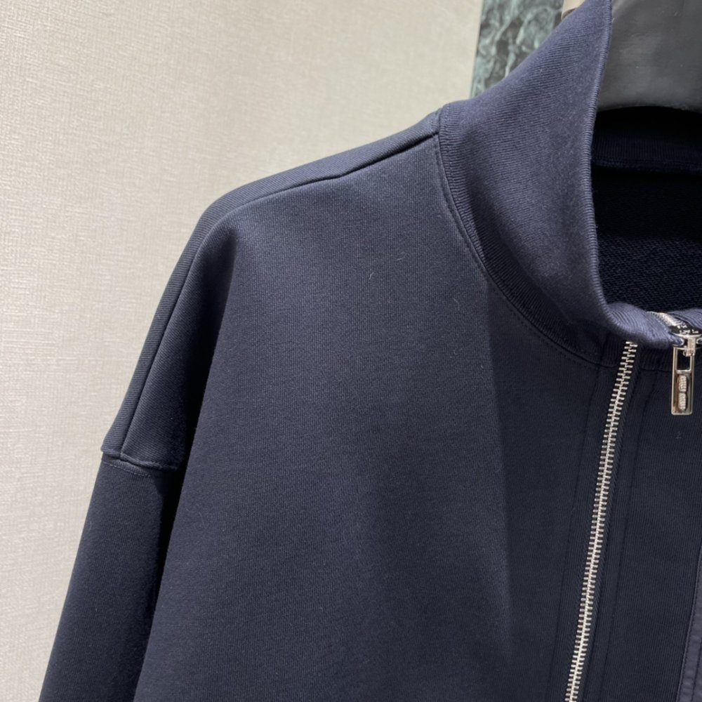 Blouse on lightning фото 4