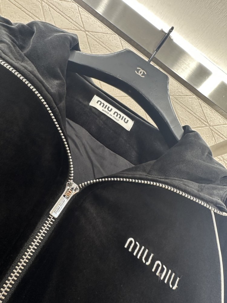 Blouse on lightning фото 5