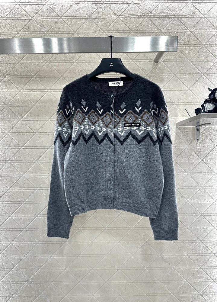 Кофта с шарфом женская фото 2