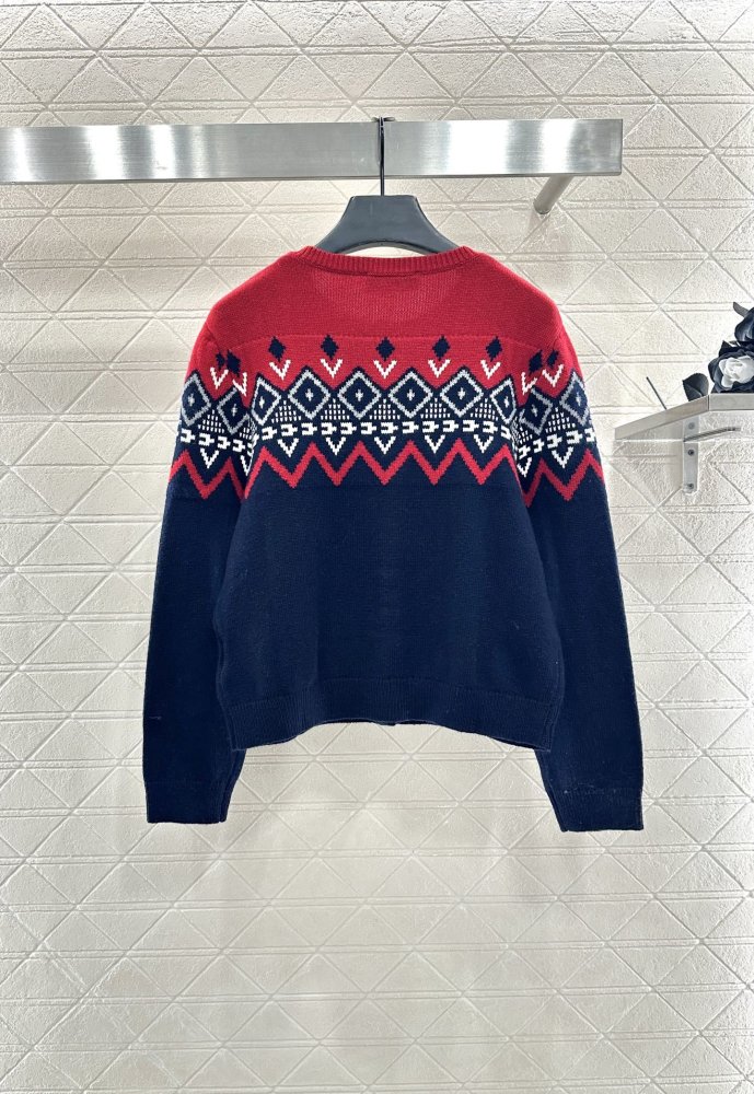 Кофта с шарфом женская фото 3