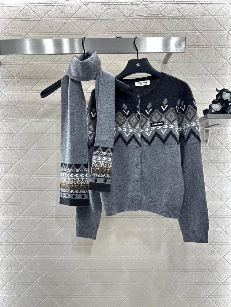 Кофта с шарфом женская фото 4