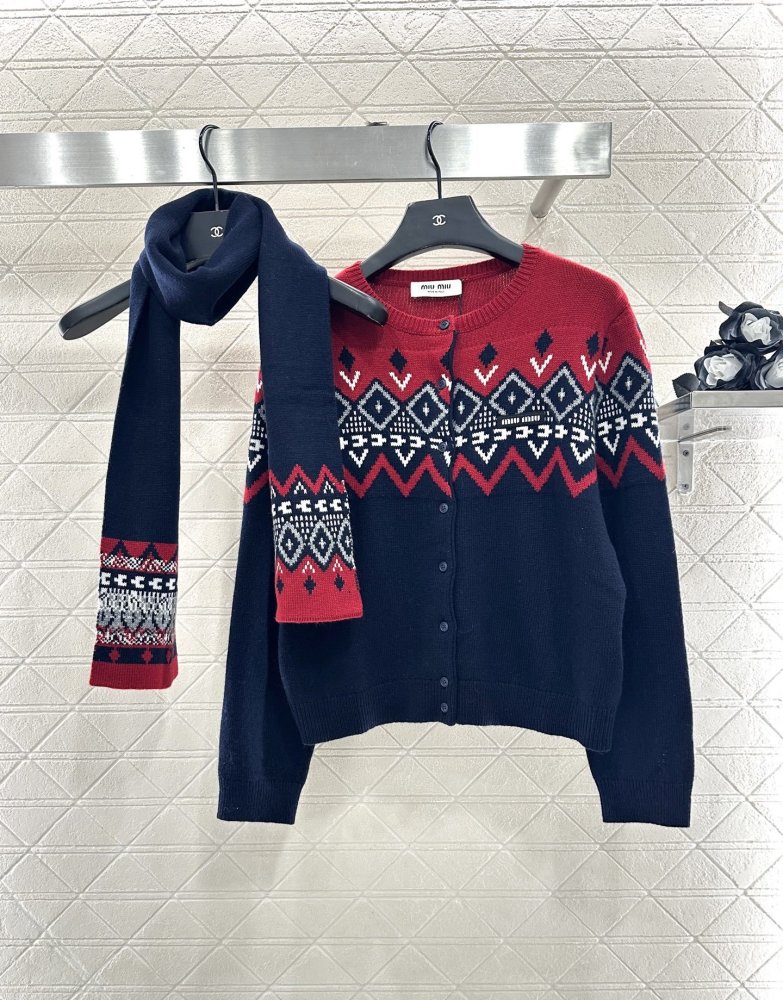 Кофта с шарфом женская фото 4