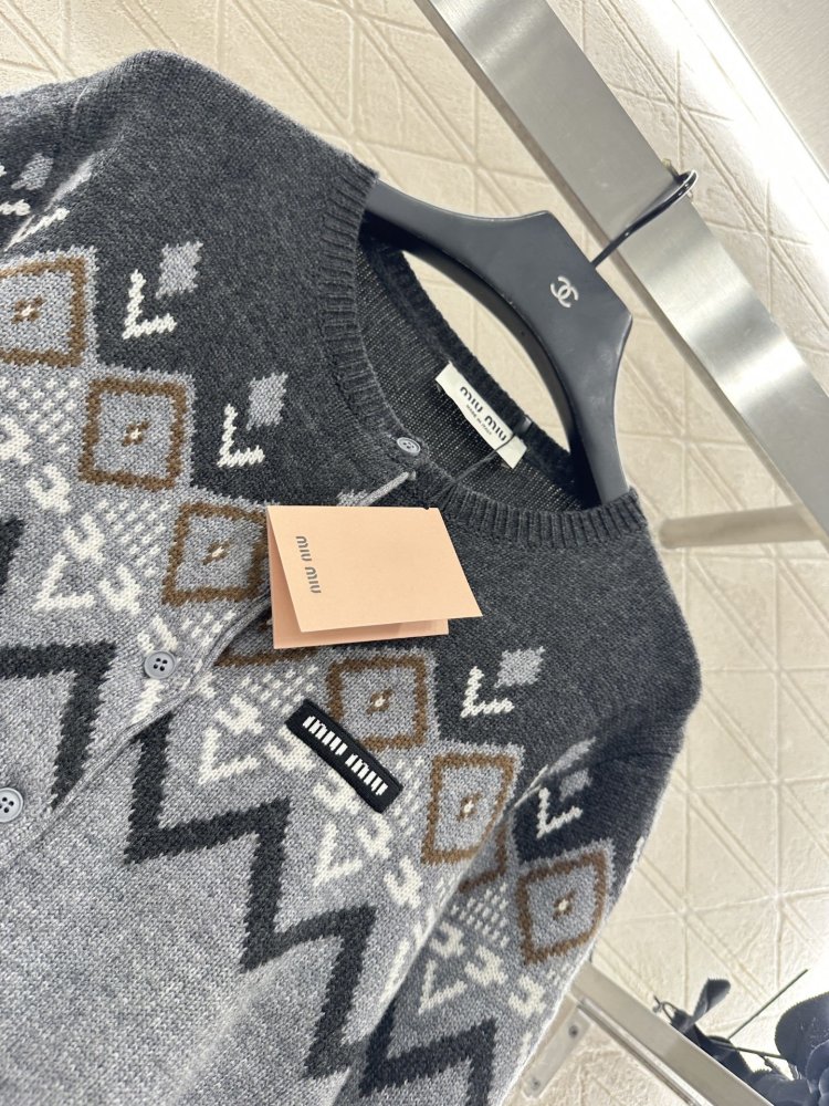 Кофта с шарфом женская фото 5