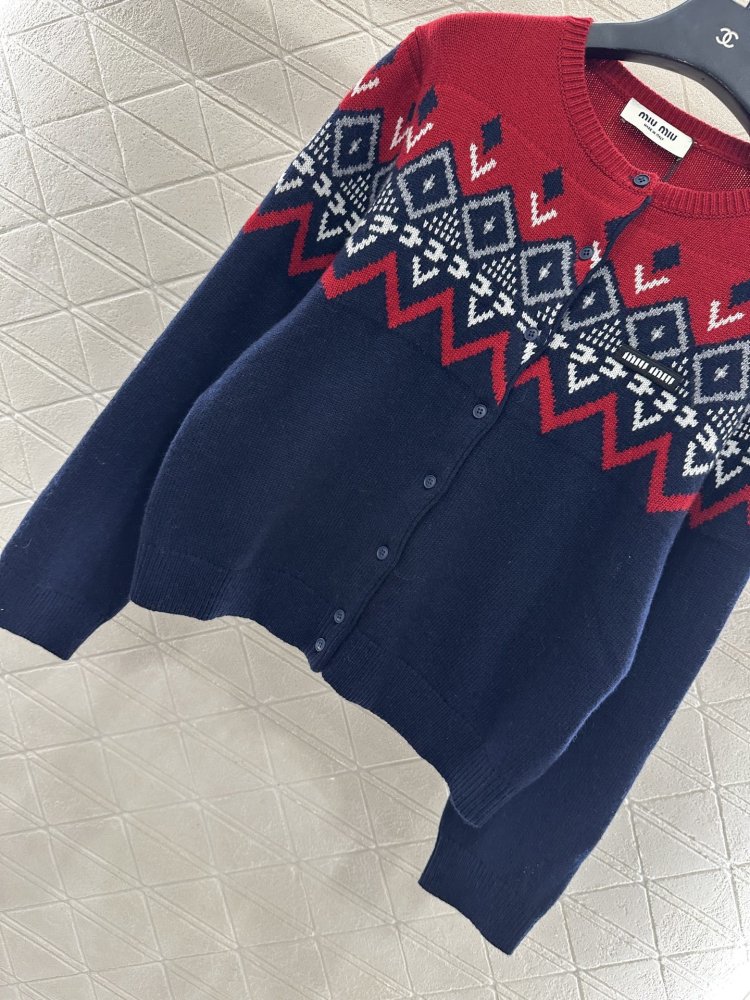 Кофта с шарфом женская фото 6