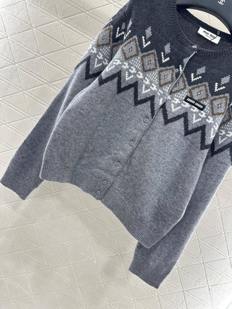 Кофта с шарфом женская фото 7