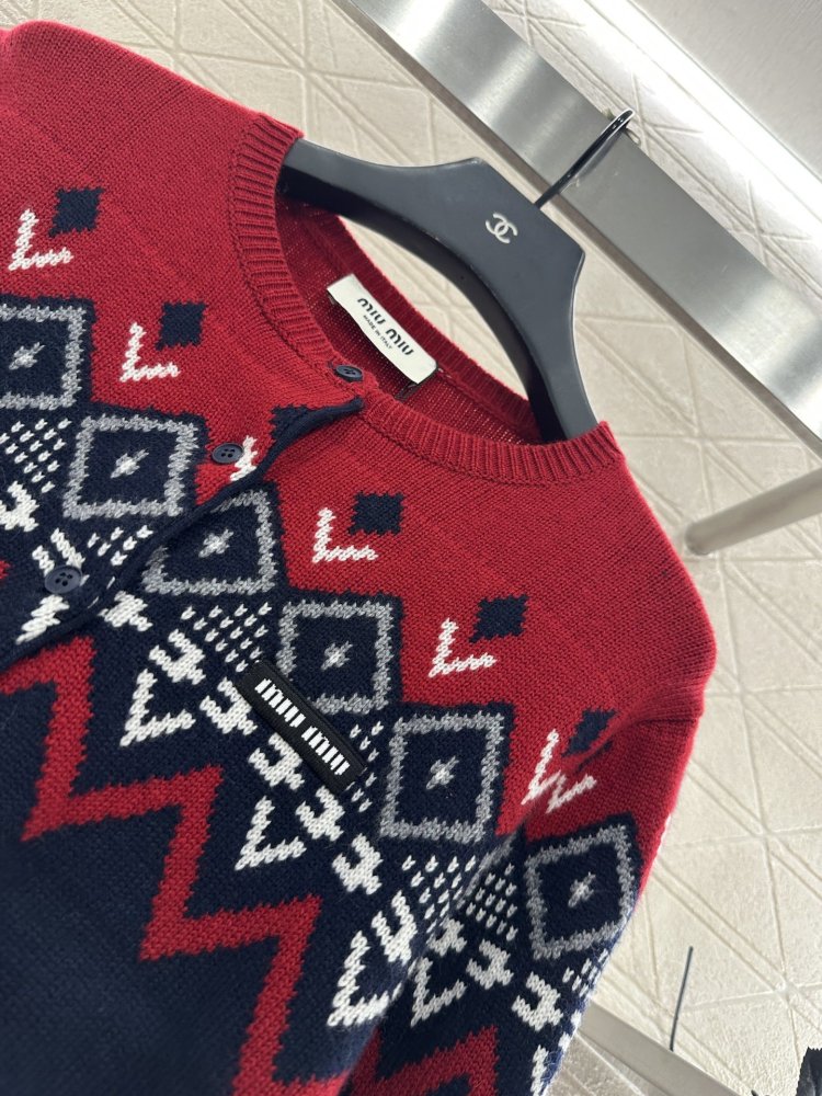 Кофта с шарфом женская фото 7