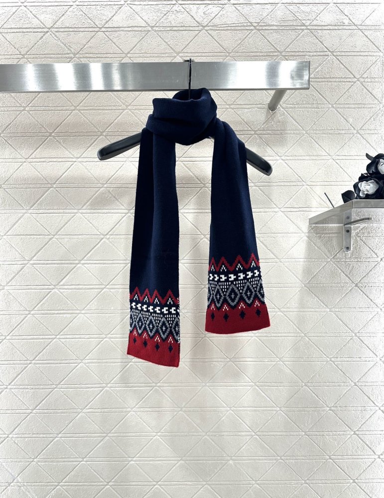 Кофта с шарфом женская фото 8