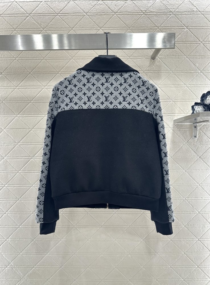 Кофта спортивная на молнии фото 2