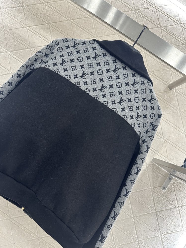 Кофта спортивная на молнии фото 4