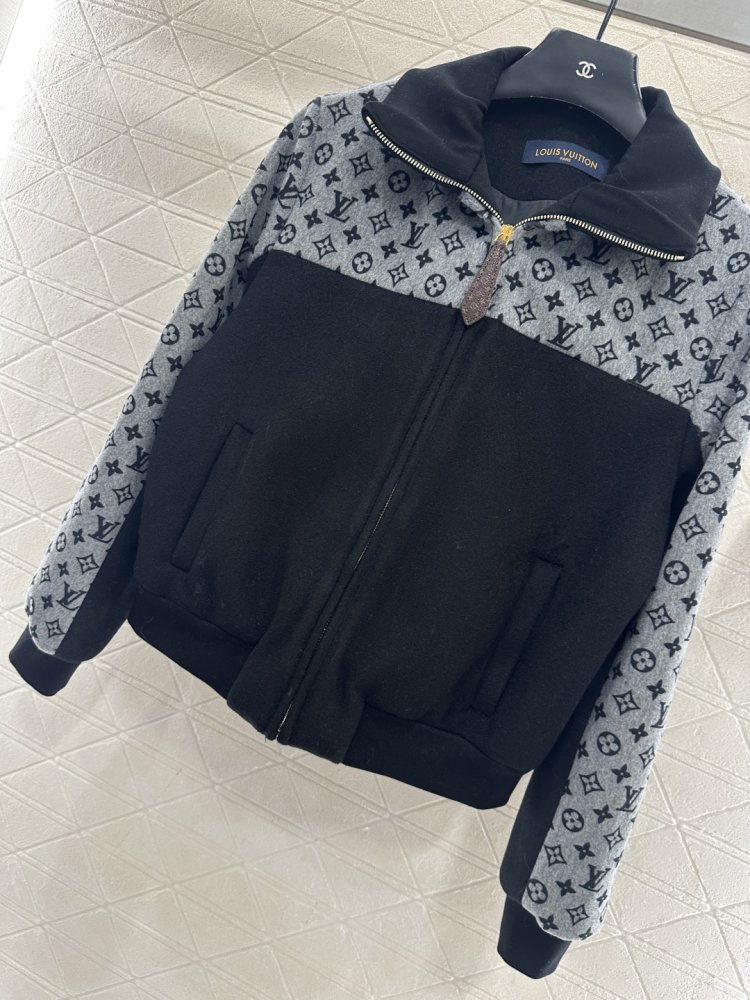 Кофта спортивная на молнии фото 5