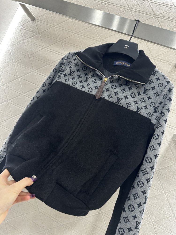 Кофта спортивная на молнии фото 8