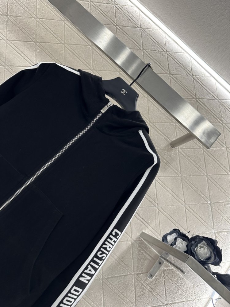 Кофта женская с капюшоном фото 3