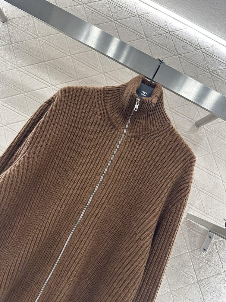 Кофта женская с рваными рукавами фото 3