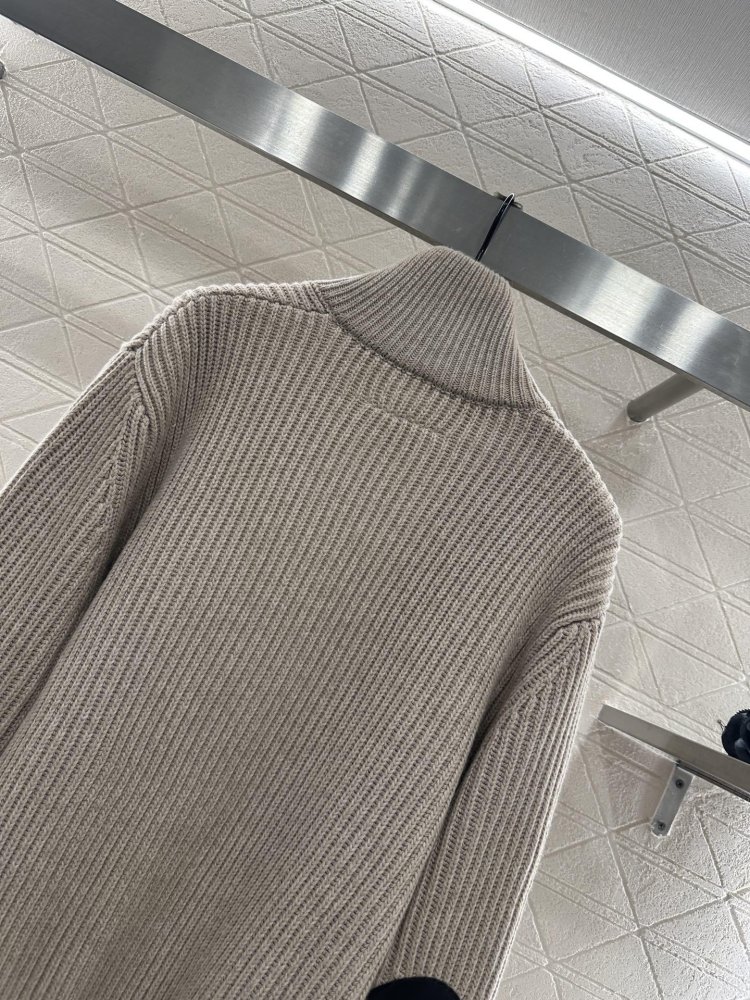 Кофта женская с рваными рукавами фото 4