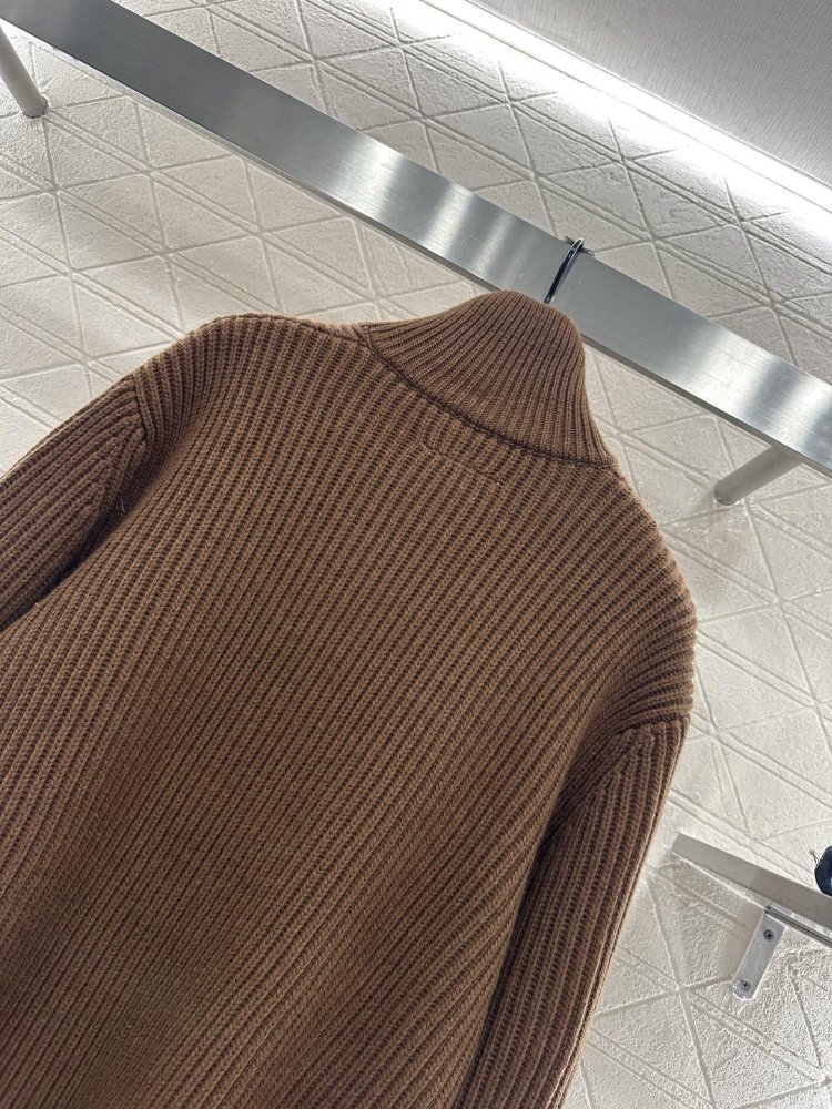 Кофта женская с рваными рукавами фото 4