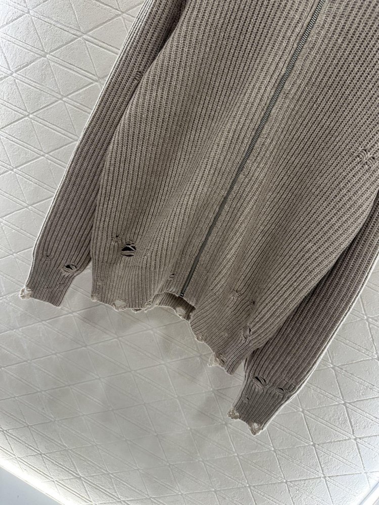 Кофта женская с рваными рукавами фото 5