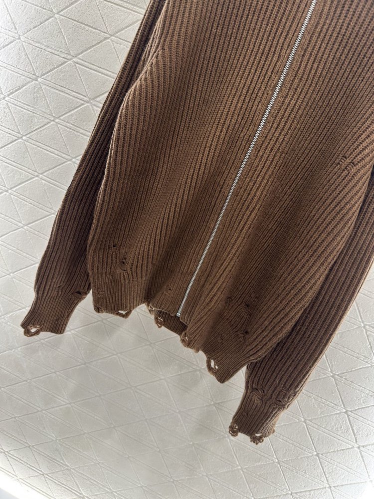 Кофта женская с рваными рукавами фото 5