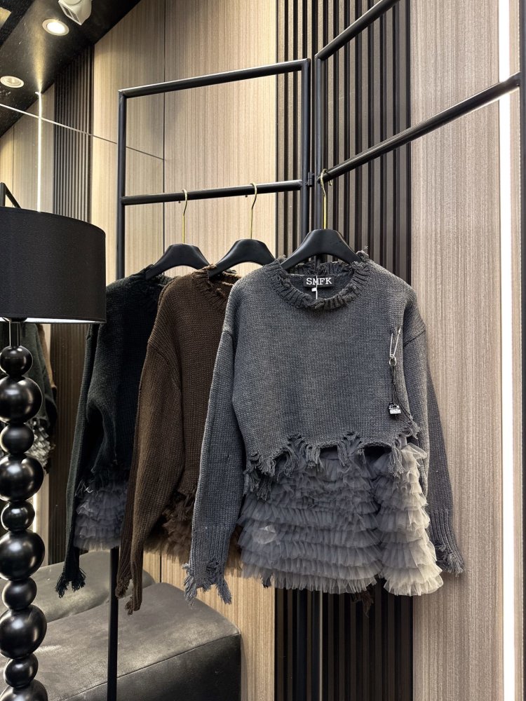 Blouse women's woolen