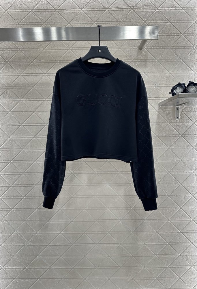 Кофта жіноча