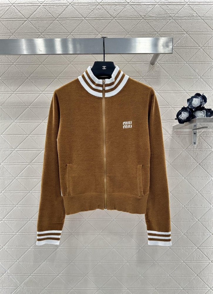 Кофта жіноча