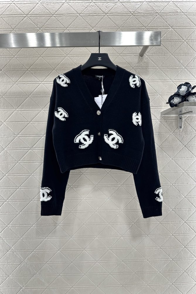 Кофта жіноча